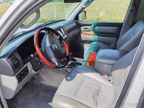 Toyota Land Cruiser 100 - 6