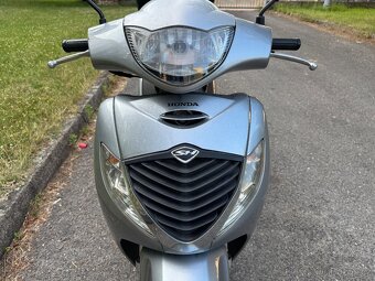 Honda SH 150. rok 2007. Najeto 43100km + kufr +helma - 6