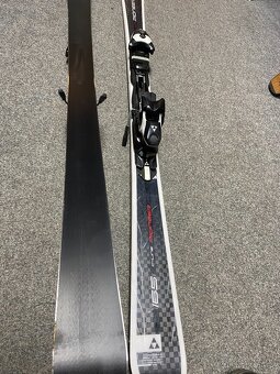 SLALOM/SJEZDOVÉ LYŽE FISCHER CARBON LINE PIONEER 165 cm - 6