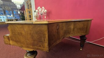 Prodám klavír nehraje a slouzi jako dekorace - 6