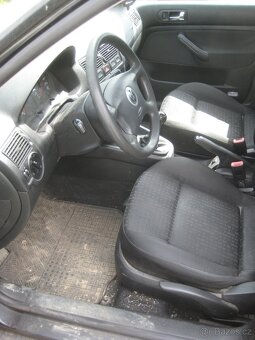 Volkswagen Golf 4 1.4 55kw r.v.2004 najeto 275500km nova stk - 6