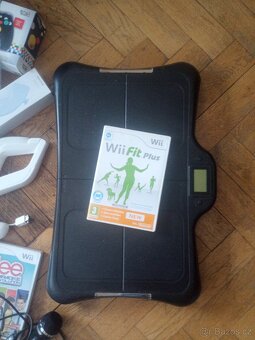 Nintendo Wii + bohate prislusenstvi - 6