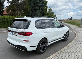 BMW X7 50i 1. maj CZ 9/22 najeto 53 tkm - 6