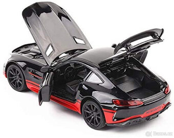1:18 Mercedes Benz AMG GTR Model Light and Sound - 6
