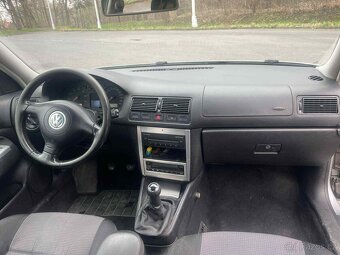 VOLKSWAGEN GOLF IV 1.6 BENZÍN - 6