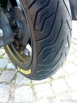 YAMAHA X MAX - 6