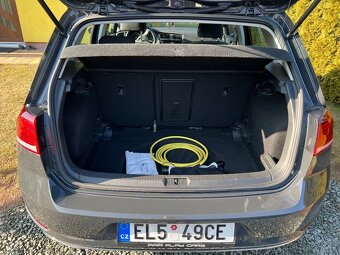 Volkswagen e-Golf 100kW, 36kWh, 12/2020, TOP stav. - 6