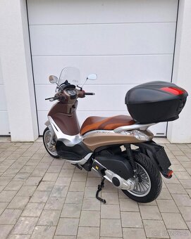 Piaggio Beverly 125i, cz doklady - velice hezká - 6