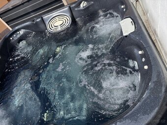 Prodám starší vířivku Jacuzzi J-325 - 6