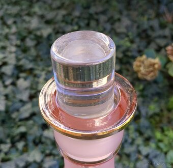 Skleněná růžová karafa se zlacením - 6