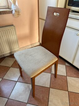 Stůl a 6 židlí - 6