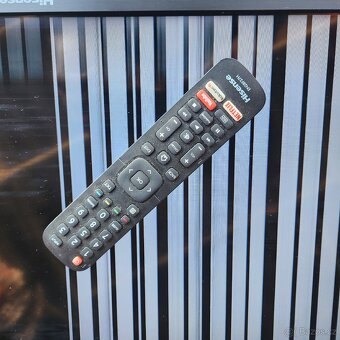 HISENSE SMART LCD TV NA OPRAVU - 6