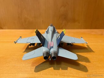 F-18 Hornet - model letadla 1:72 - 6