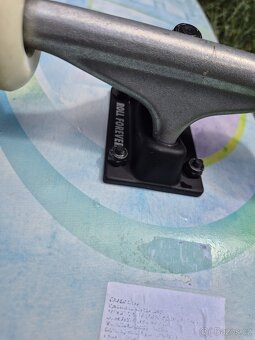 Kvalitní skateboard zn. Real Skateboards - 6