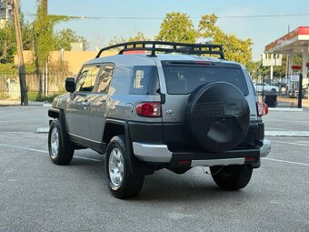 Toyota FJ Cruiser 4.0 V6 – spolehlivé SUV s pohonem 4x4 - 6
