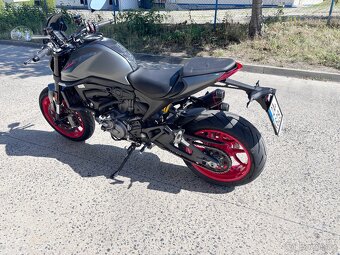 Prodám Ducati Monster 937 šedý - 2023 - 4.436 km - 6