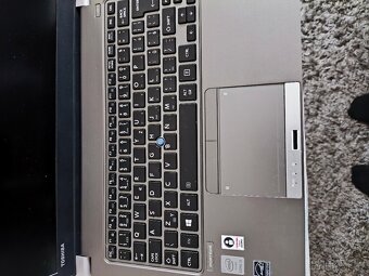 TOSHIBA '13' celokovový notebook jako nový - 6