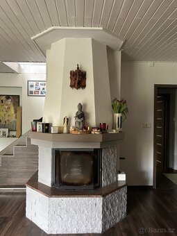 Rodinný dům 330m2 + zahrada 1737m2, 2 bytové jednotky, garáž - 6