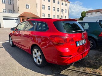 Opel Astra J Sports Tourer - 6