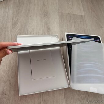 iPad Pro 12.9 6 gen + Magic Keyboard + Apple Pencil 2 - 6