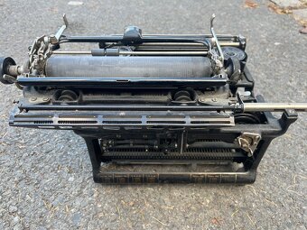 Psací stroj Continental Justin Löschner, Prague 30.léta - 6