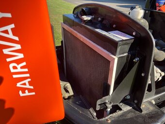 Jacobsen 305 nové pneu - 6