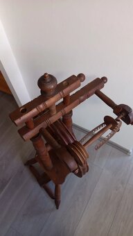 Starý dřevěný kolovrat - 6