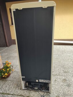 Lednice s mrazákem Amica - 6