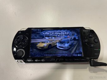 Sony PSP-2004 černé + 3 hry - 6