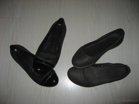Černé baleríny s lakovanou špičkou CROCS CAP TOE FLAT 38-W8 - 6