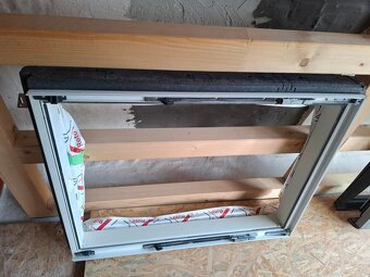 Střešní okno Roto, R7 740x980 mm, trojsklo, lemování - 6
