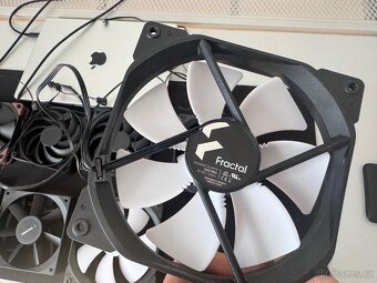 Vodní chlazení - ventilátory, pumpa, fitinky - 6