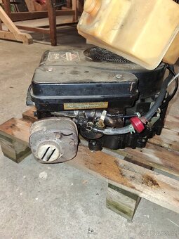 Prodám motor briggs stratton 8 hp, zahradní traktůrek - 6