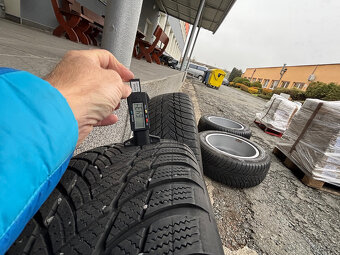 Originální zimní sadu ALU KOL AUDI 5x112+PNEU 235/55 R18 - 6