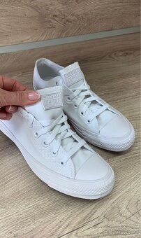 Dámské Converse bílé tenisky 38 - 6