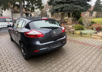 Renault Mégane 1,6i/74kw serviska sada kol benzín - 6