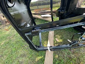 Prodám rám kabiny bagru Caterpilar 303 - 6