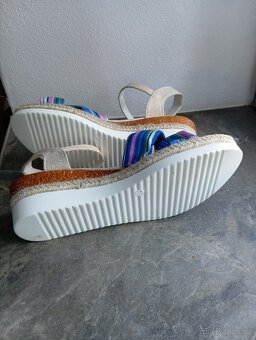 Dámské sandále na klínku 41 - 6