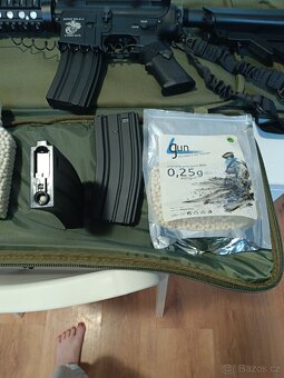 Airsoft kuličkovka M4 RIS s výbavou - 6
