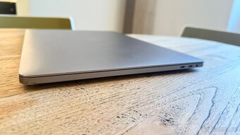 MacBook Pro 16” (2019) - 6