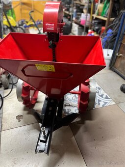 Sazeč brambor Vari - 6