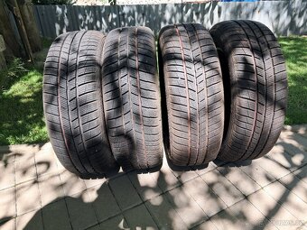 Prodám zimní pneumatiky Barum Polaris 5 - 215/60/16 - 6