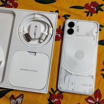 Nothing Phone (2) 12GB/256GB, bílá, komplet balení - 6