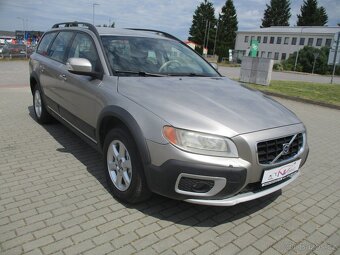 VOLVO XC70 D5 151kw AWD Momentum Kinetic 07/2010 - 6