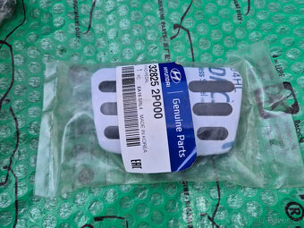 sada sportovních nerez pedálů Hyundai Kona s automatickou př - 6