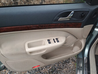 Škoda octavia kombi 4x4 - 6