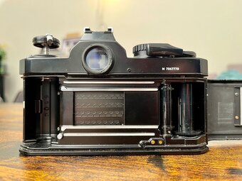 Nikon FM2n, Nikon Ai-S Nikkor 28mm f/2.8 - 6