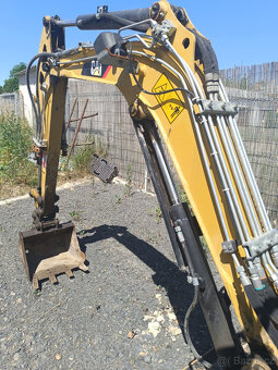 Pásový bagr CATERPILLAR 301.7D - 6