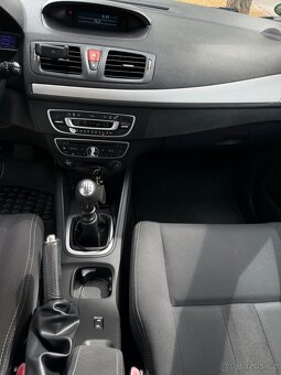 Renault Mégane III 1.5 DCI - 6