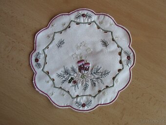 HISTORICKÉ VÁNOČNÍ  UBRUSY a PROSTÍRÁNÍ - 6